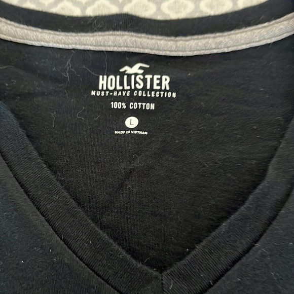 Hollister black v neck t shirt size large - Picture 2 of 2